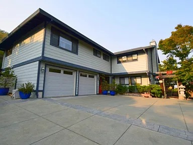 303 Trestle Glen Boulevard