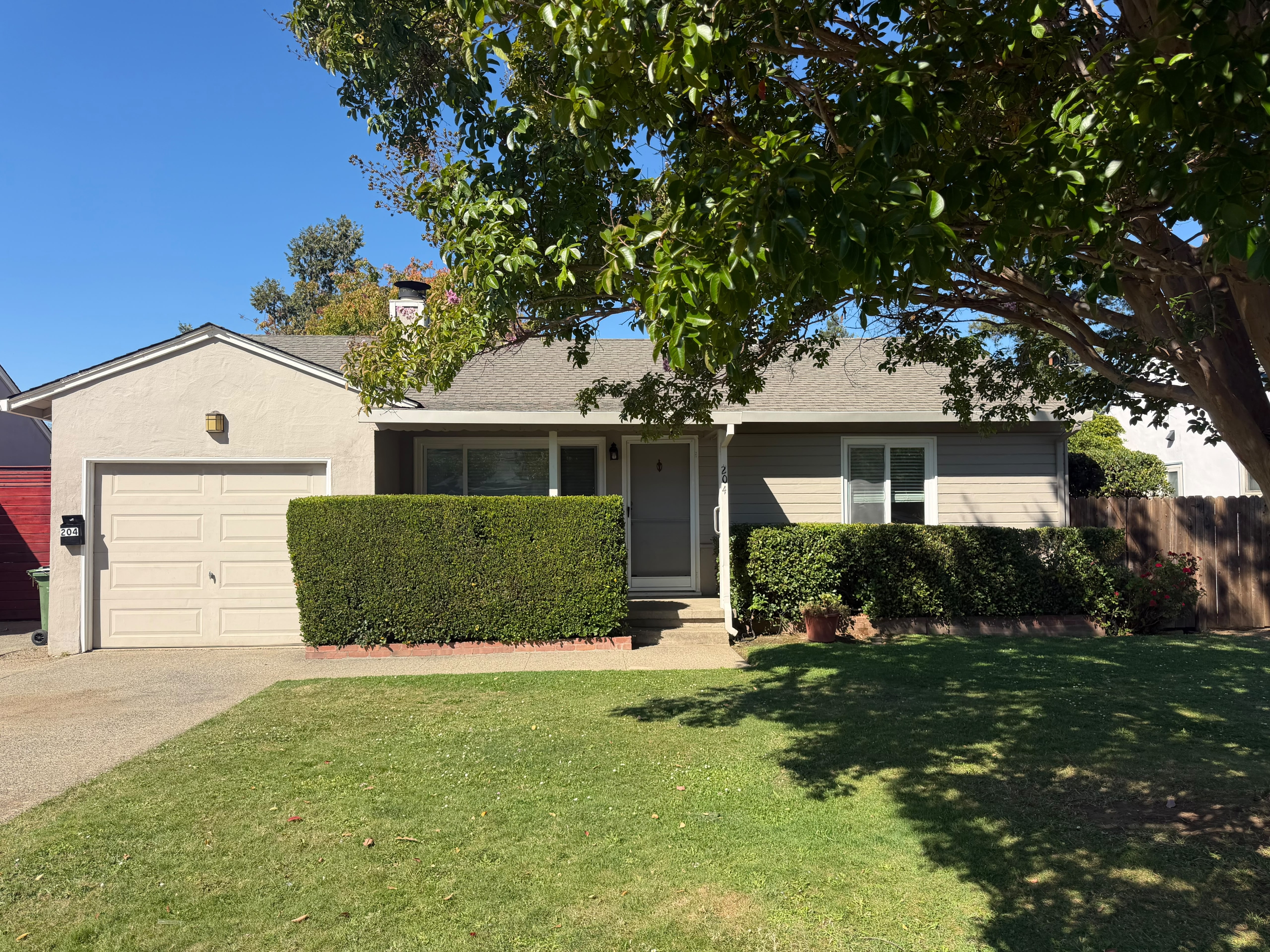 204 El Prado Ave - 1