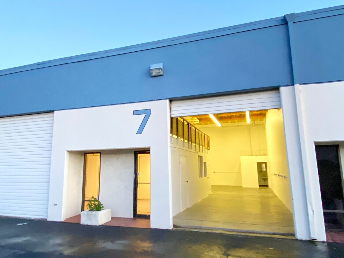 1525 Francisco Boulevard East - 1